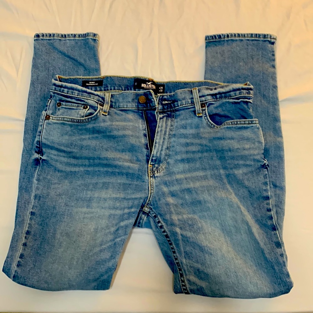 Light Wash Men’s Hollister Skinny Jeans- EUC